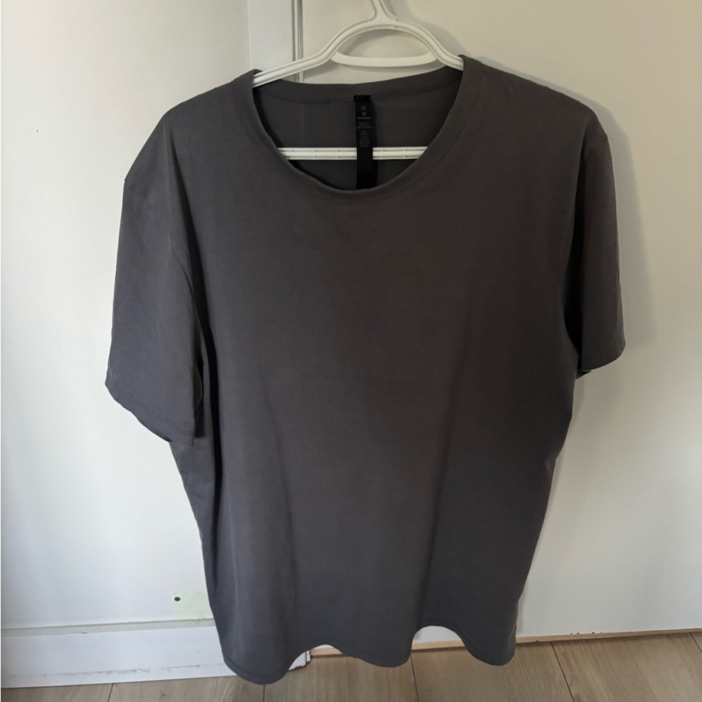 Lululemon Athletica Gray Short Sleeve Tee